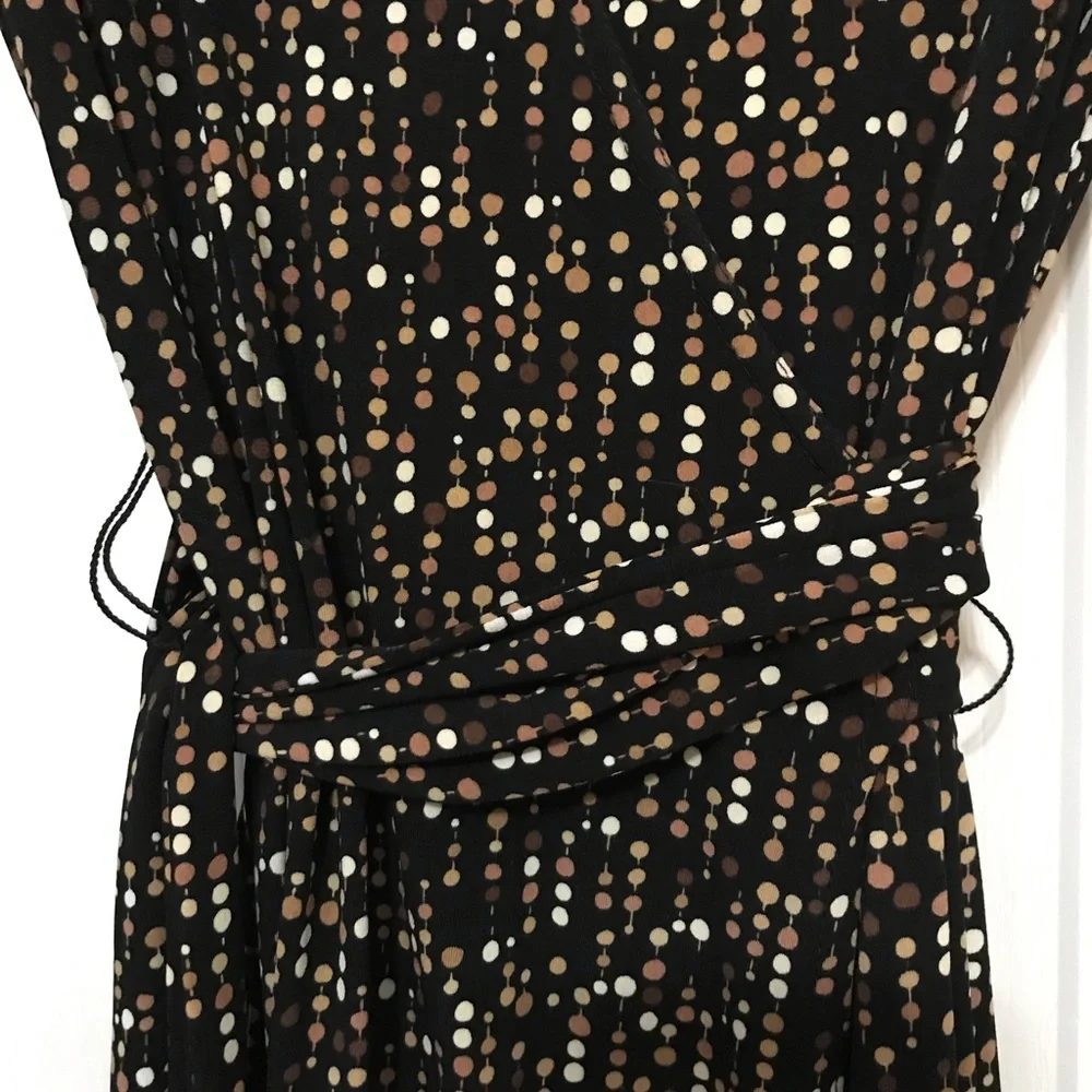 Tiana B. True wrap around dress. Size small. Wash and wear. Transitional - Picture 4 of 7